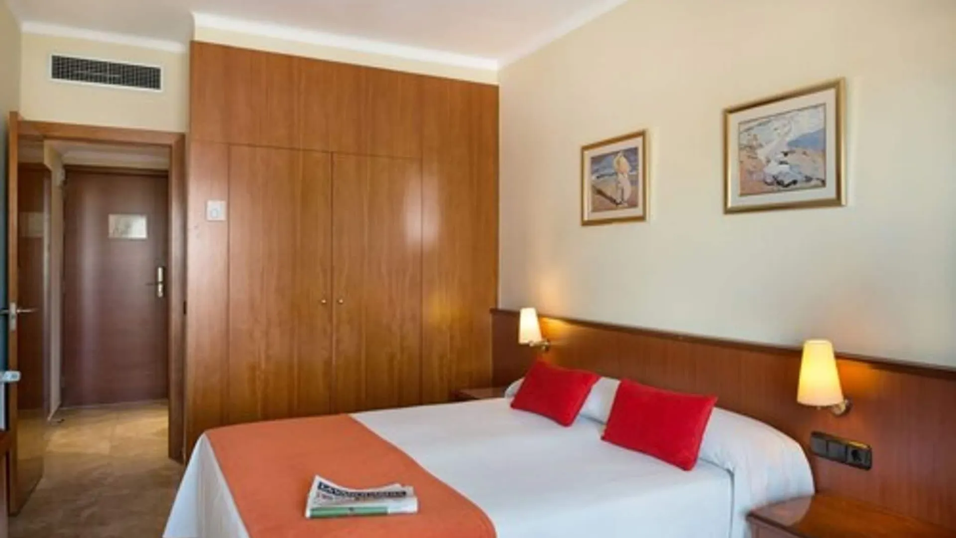 Hotel Montecarlo Spa & Wellness Roses 4*,  İspanya